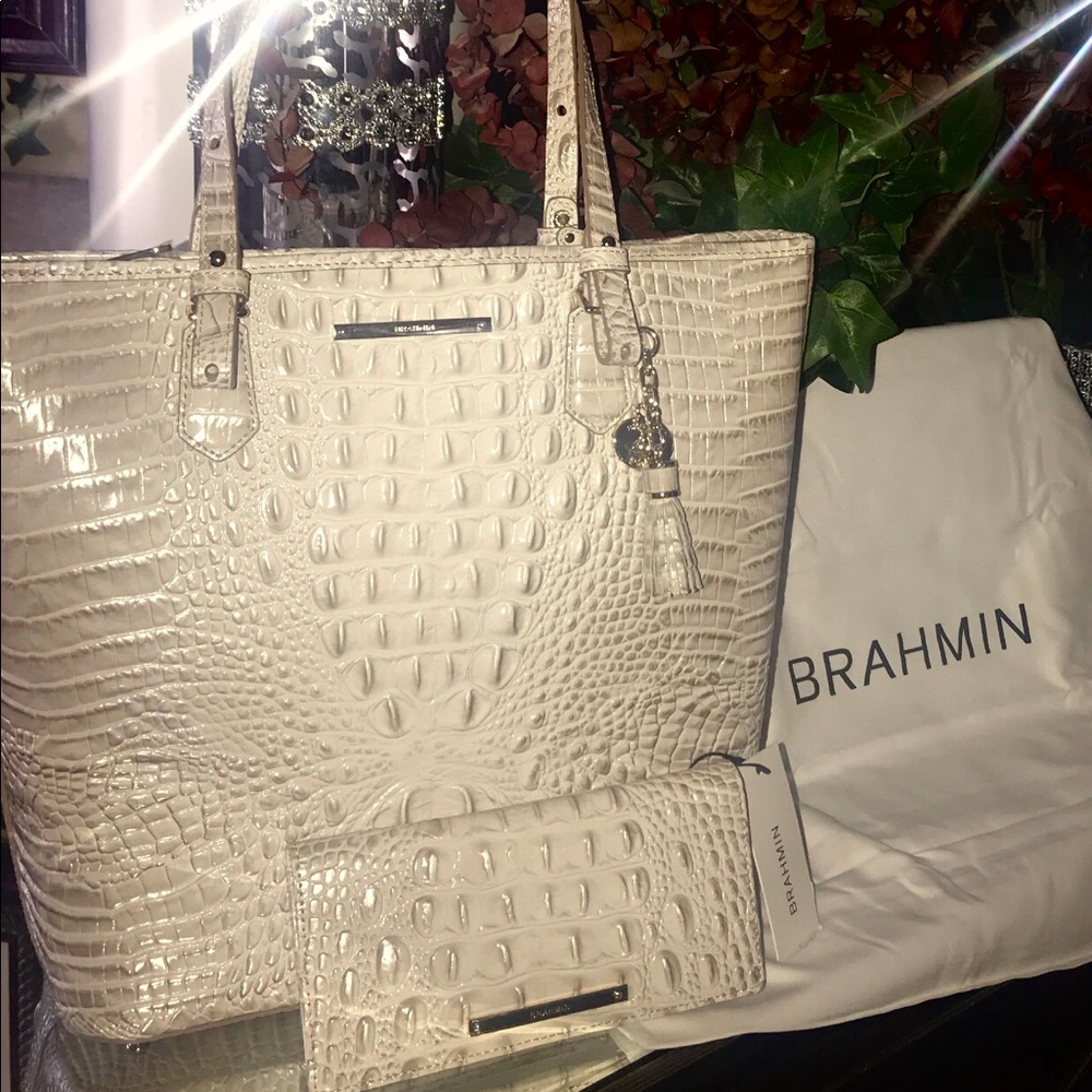 SOLD!!!!!!!!!!!! Brahmin purse and wallet set SOLD